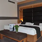 Ξενοδοχείο Art William 4*